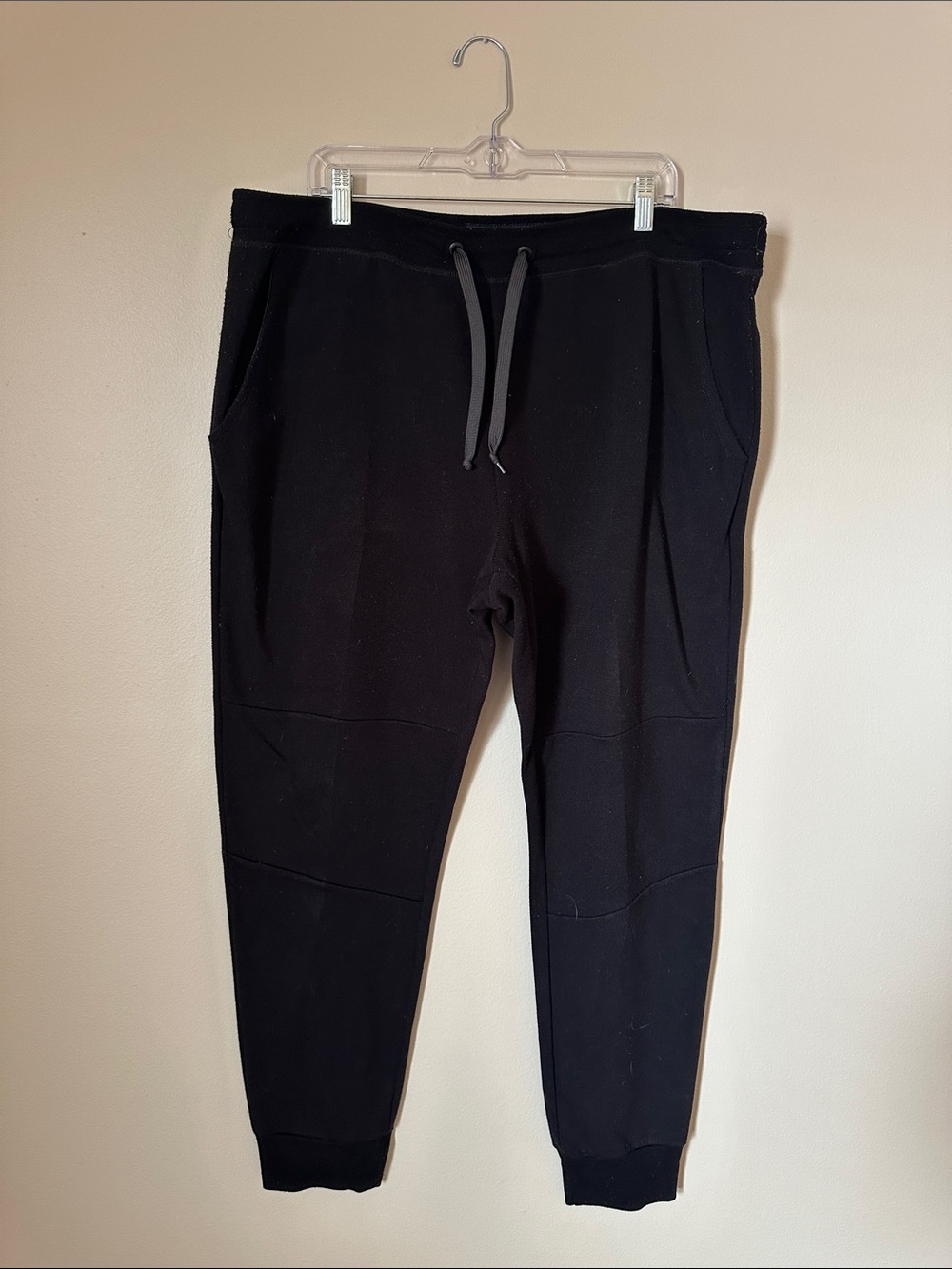 American Eagle Black Men's Jogger Pants - Classic Drawstring Comfort